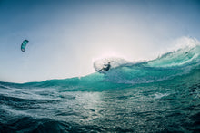 Load image into Gallery viewer, REO V6: Pure Wave Riding Ozone kites buy at Kingzspot Fast kites very depower super light allula best wave kite