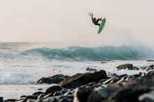 Load image into Gallery viewer, REO V6: Pure Wave Riding Ozone kites buy at Kingzspot Fast kites very depower super light allula best wave kite